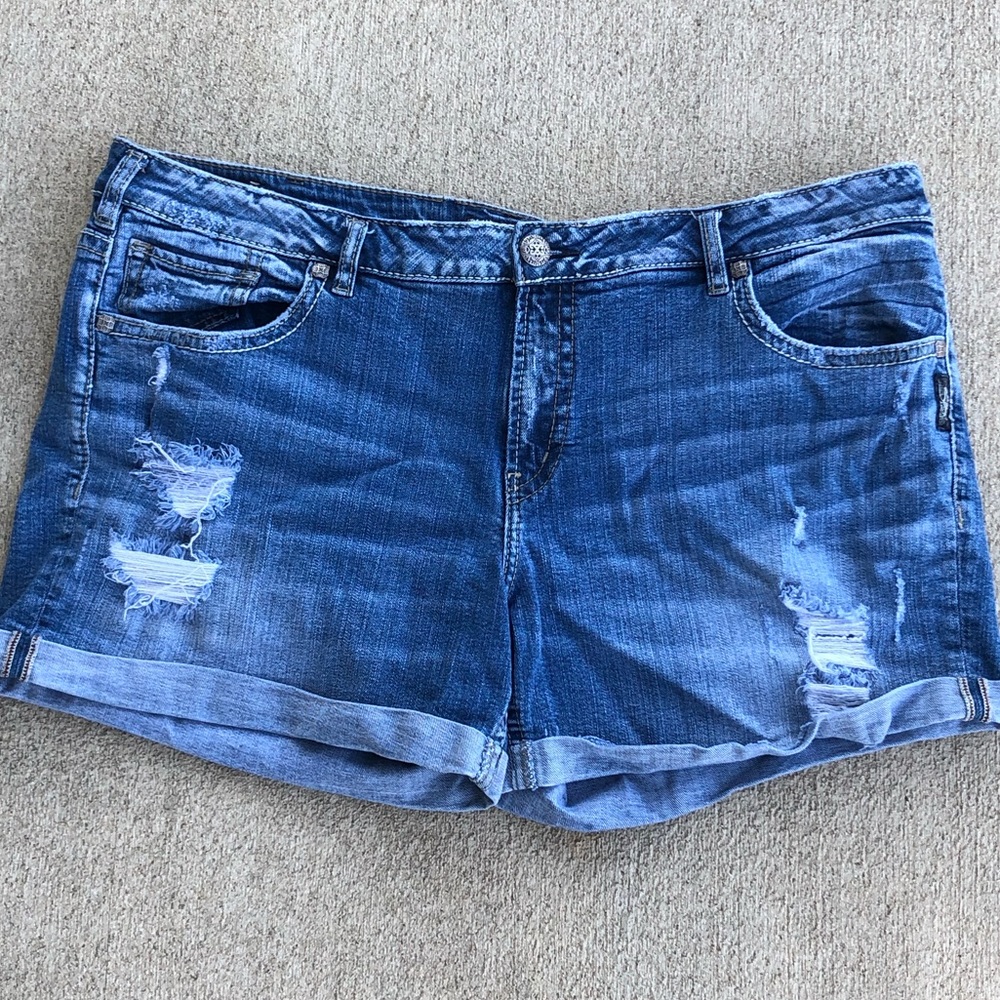 Silver Jeans | Boyfriend Mid Short | Plus Size 24